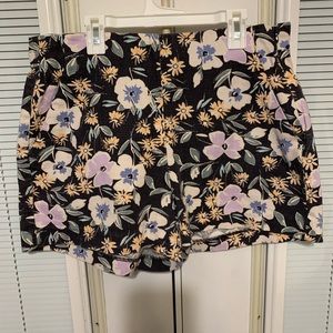 Gap floral flat pocket shorts